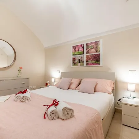 Guesthost - Comfortable Apt In Monopoli Center Apartamento