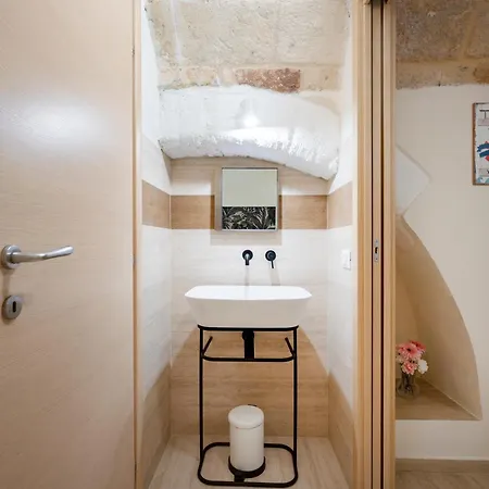 Guesthost - Comfortable Apt In Monopoli Center Apartamento *