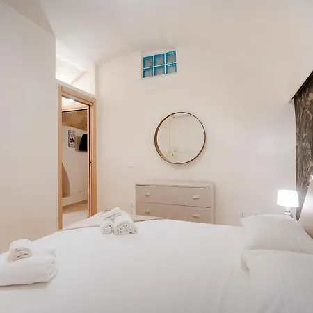 Guesthost - Comfortable Apt In Monopoli Center