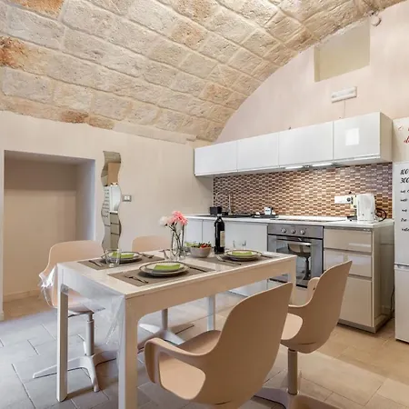 Guesthost - Comfortable Apt In Monopoli Center דירה מונופולי